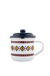 The Al Saif candlestick base is made of chrome stainless steel