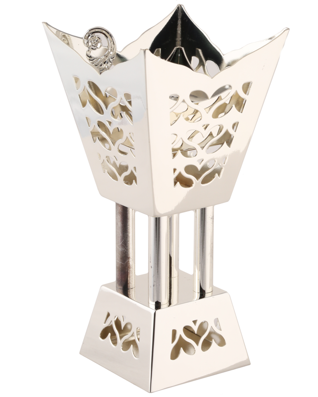 Incense burner from Al Saif in silver color / Elegant design that combines luxury and modernity / Ideal for spreading aromatic scents in gatherings and events / Adds a sophisticated touch to the hospitality and home atmosphere
