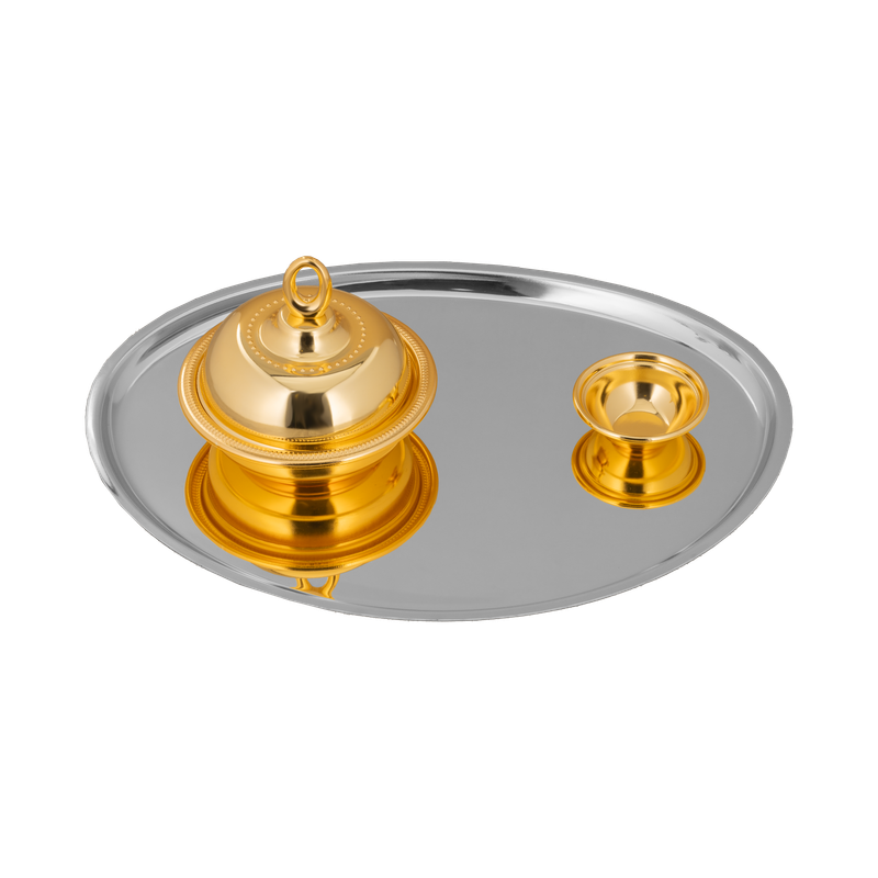 طقم ضيافة مميز من السيف – 3 قطع (صينية تقديم، تمرية، وصحن نواء) / تصميم أنيق بلون أزرق ذهبي يلفت الأنظار / مثالي لتقديم التمر والضيافة بأسلوب يجمع بين الفخامة والذوق الراقي / إضافة مثالية لطاولتك في المناسبات والزيارات الخاصة