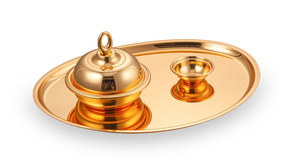 A distinctive hospitality set from Al Saif - 3 pieces (serving tray, date tray, and nawa plate) / Elegant design in golden blue color that catches the eye / Ideal for presenting dates and hospitality in a style that combines luxury and refined taste / An ideal addition to your table on special occasions and visits