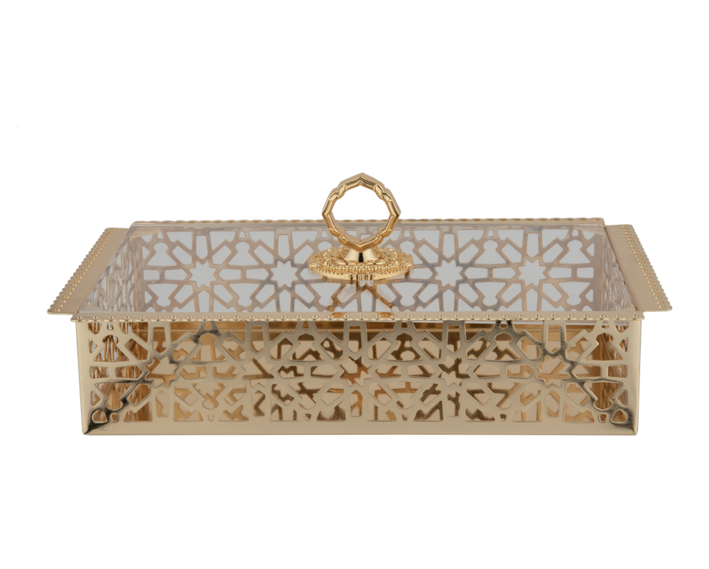 Large serving plate from Al Saif / Elegant design and ideal for serving individual desserts or appetizers / Its practical size makes it suitable for daily use or for special occasions