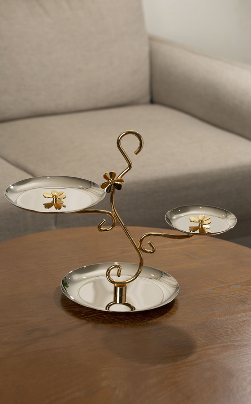 شيالة حلا من السيف/ تصميم أنيق ومثالي لتقديم الحلويات أو المقبلات الفردية / حجمه العملي يجعله مناسبًا للاستخدام اليومي أو للمناسبات الخاصة